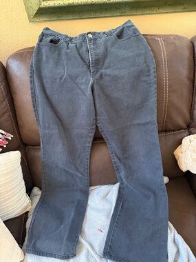 Women’s Boot Cut Jeans in Washed Charcoal